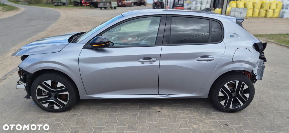 Peugeot 208 50kWh Business - 9