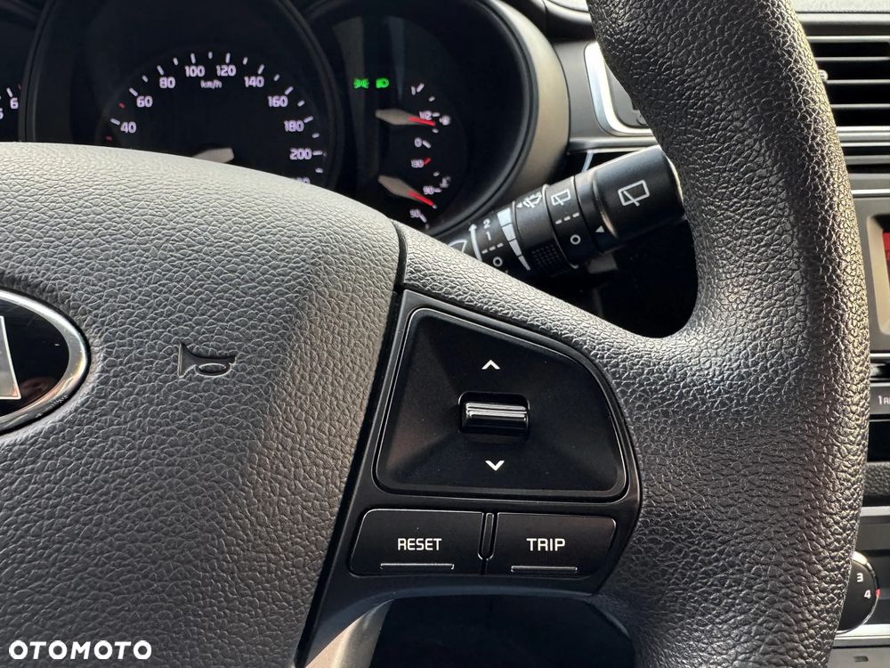Kia Rio 1.2 Edition 7 - 11