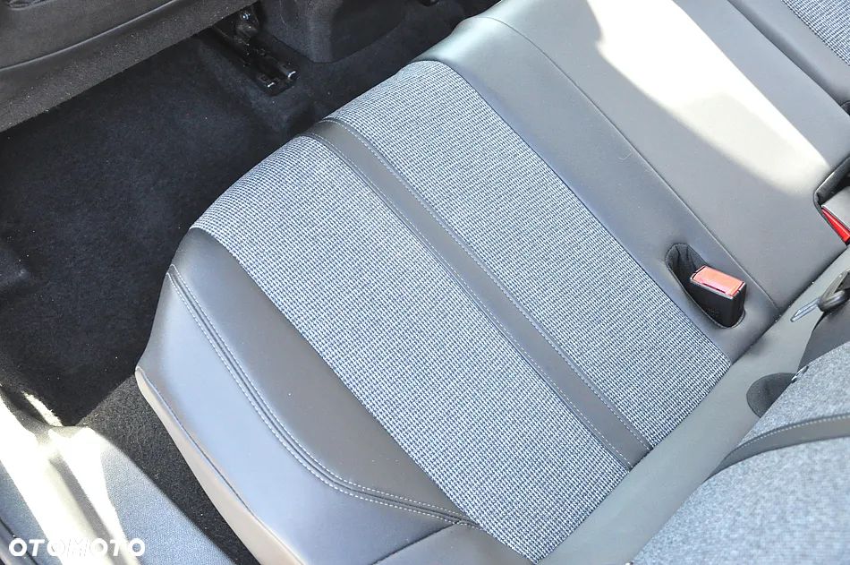 Peugeot 3008 BlueHDi 130 Stop & Start Allure Business-Paket - 30