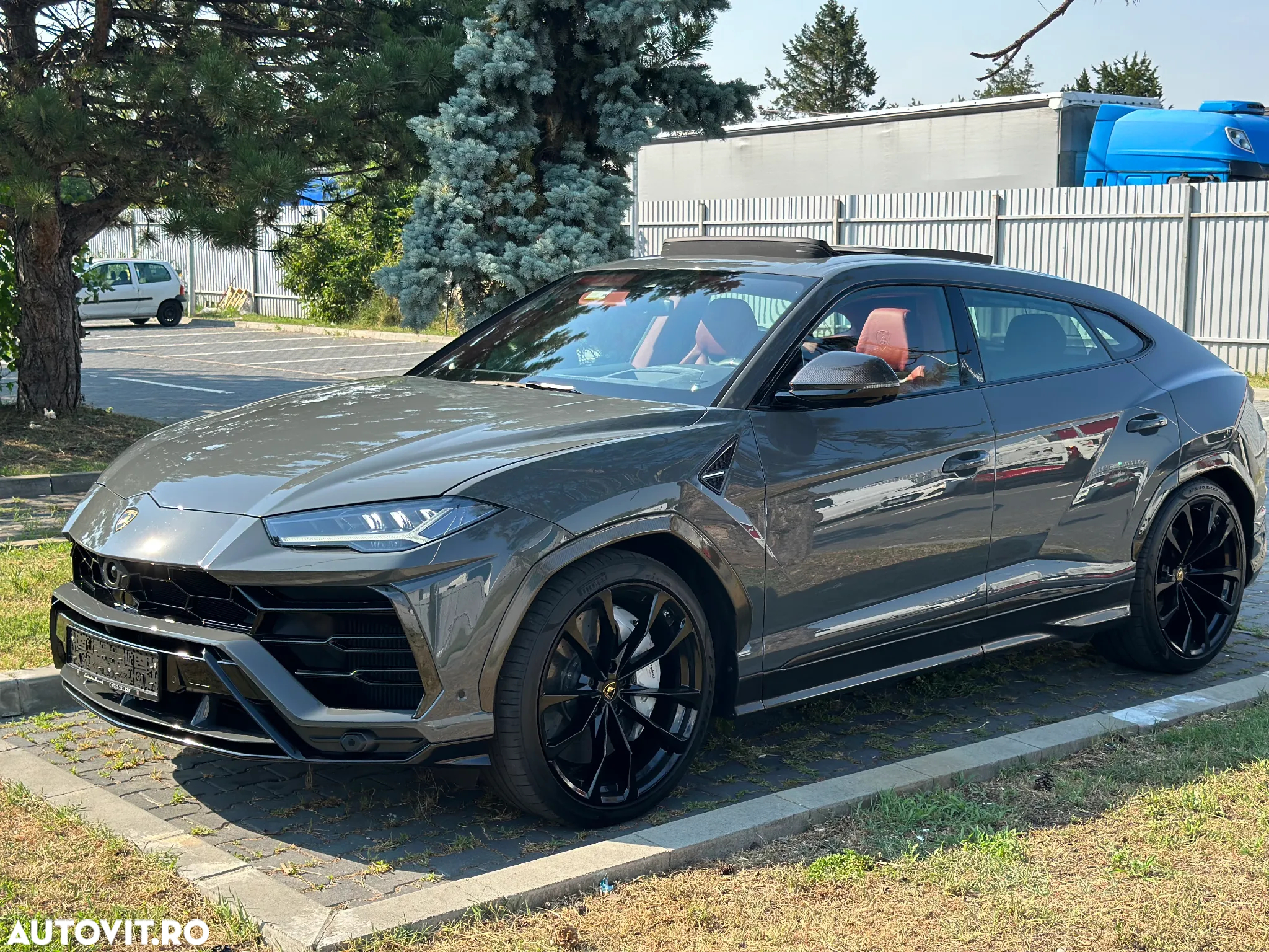 Lamborghini URUS Standard - 9