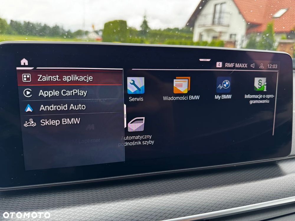 BMW Seria 5 M550i xDrive sport - 36