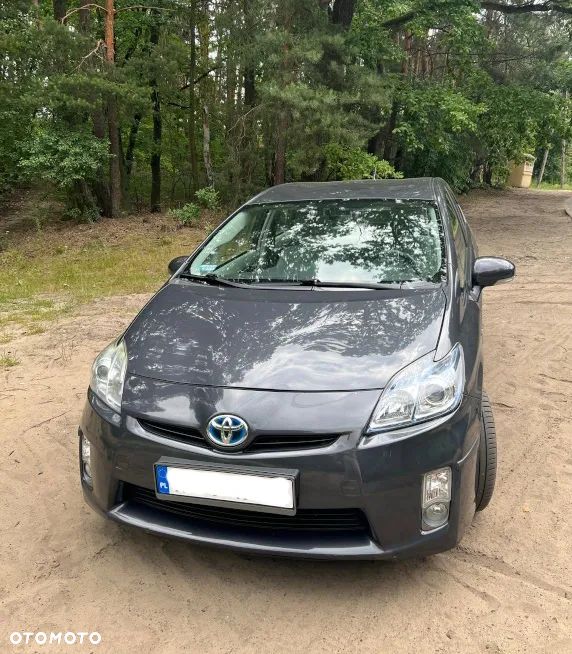 Toyota Prius (Hybrid) - 1