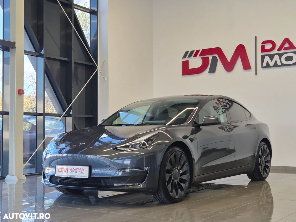 Tesla Model 3 Performance - 4