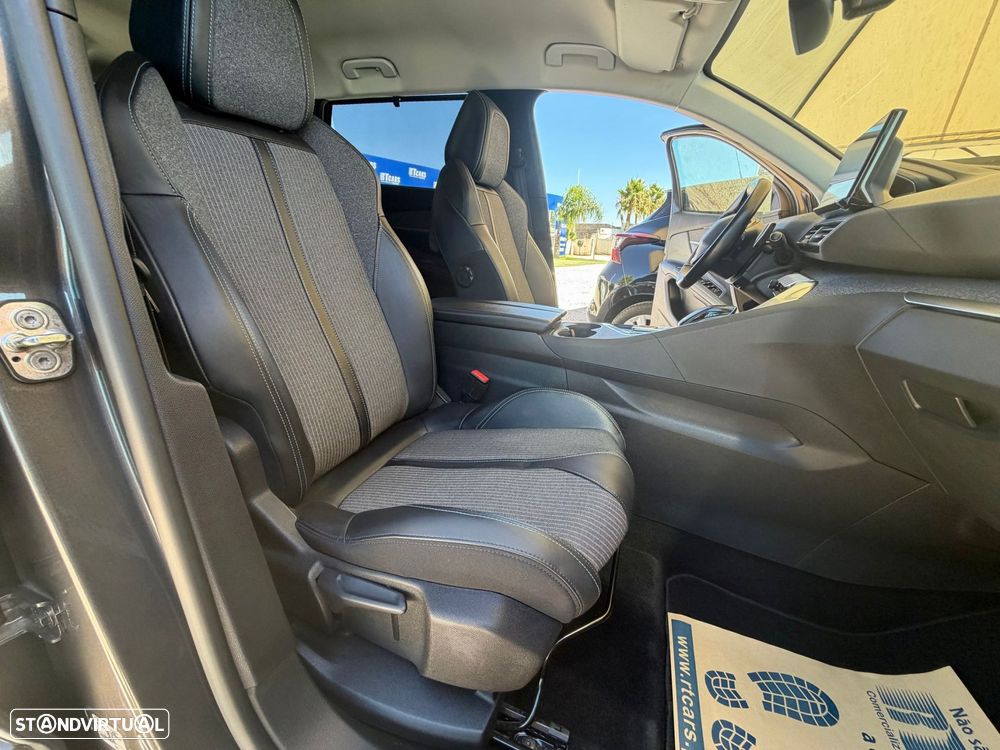 Peugeot 5008 1.5 BlueHDi Allure Pack EAT8 - 32