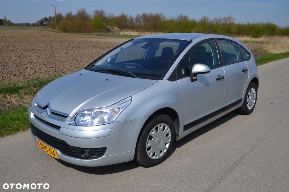 Citroën C4 1.4 16V Style - 25