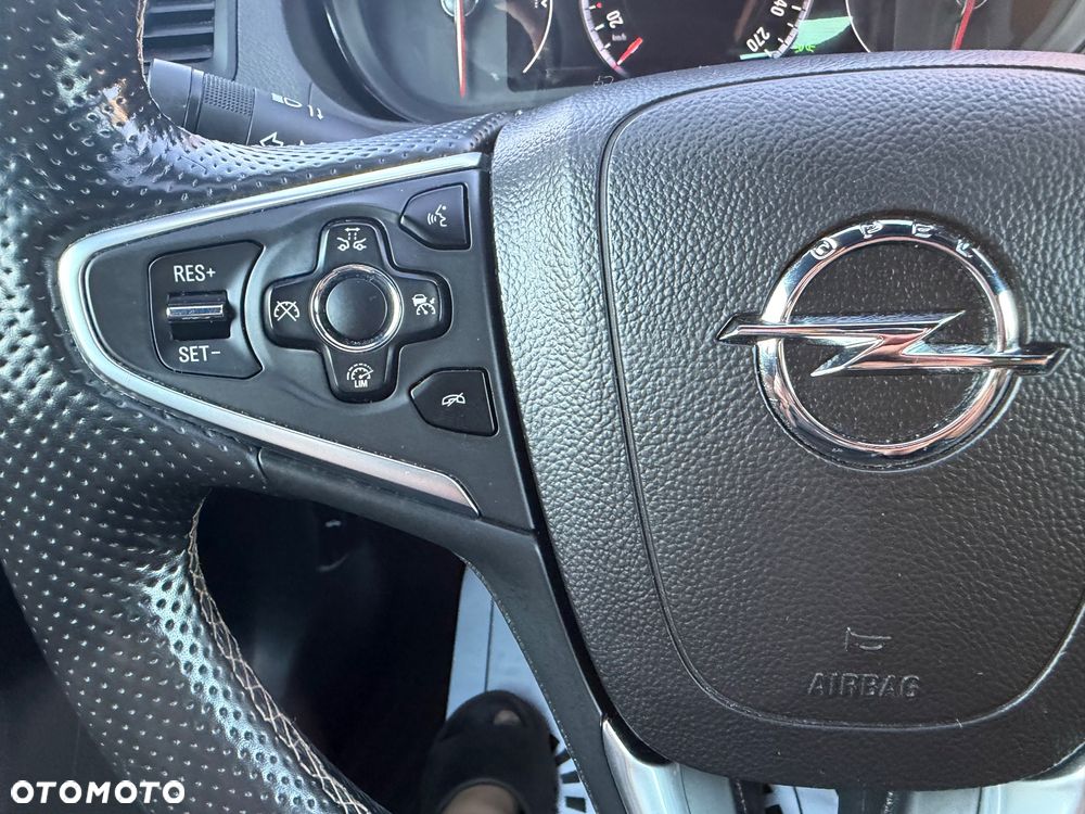 Opel Insignia 2.0 - 25