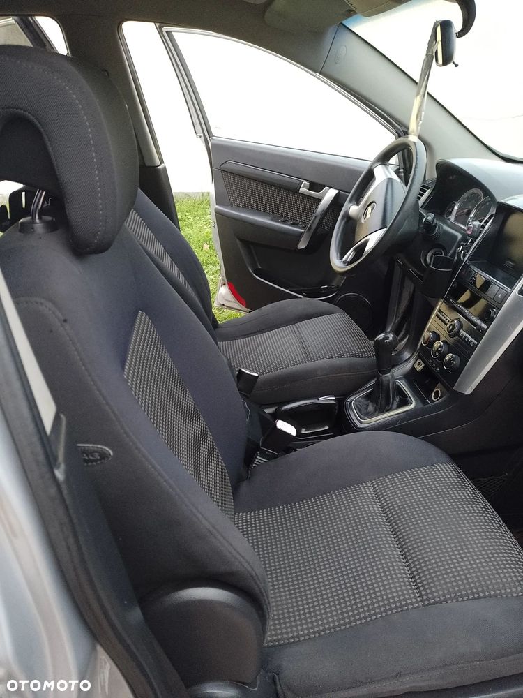 Chevrolet Captiva 2.4 LS 5os - 10