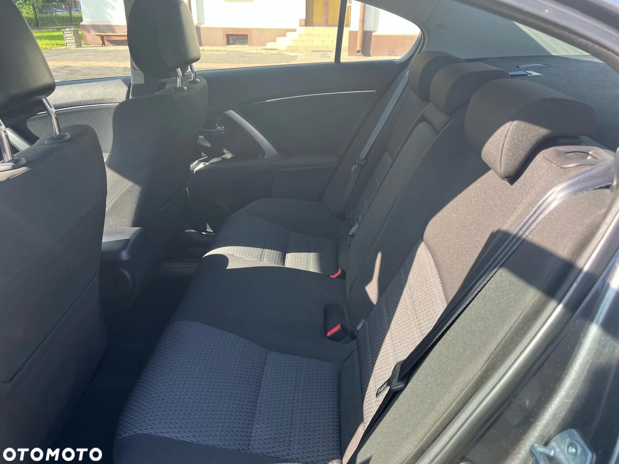 Toyota Avensis 2.0 D-4D Luna - 13