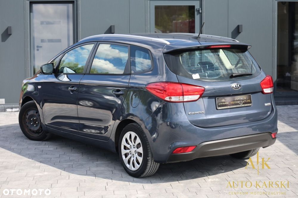 Kia Carens - 10