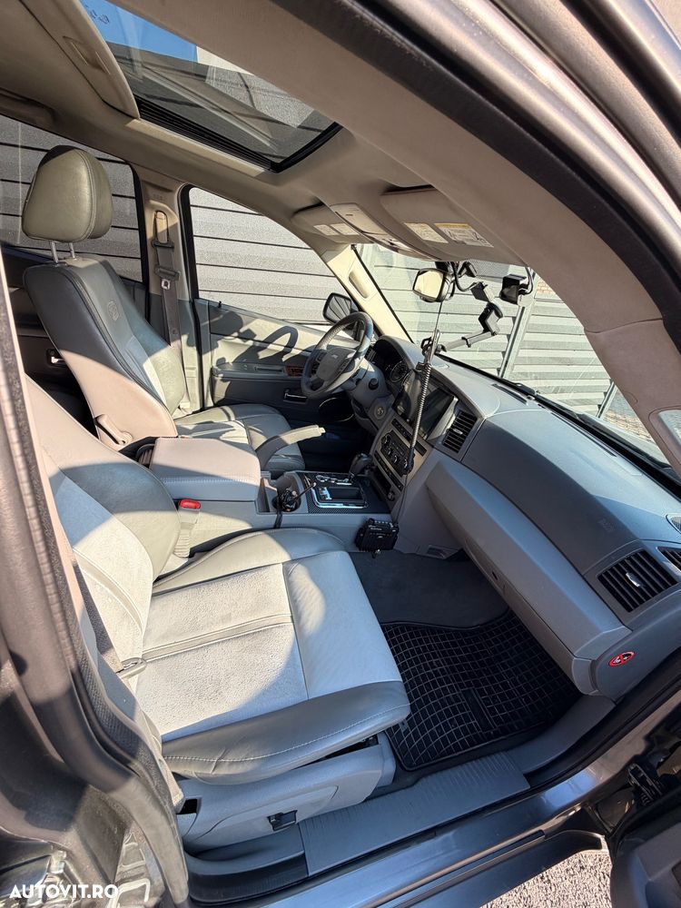 Jeep Grand Cherokee - 29