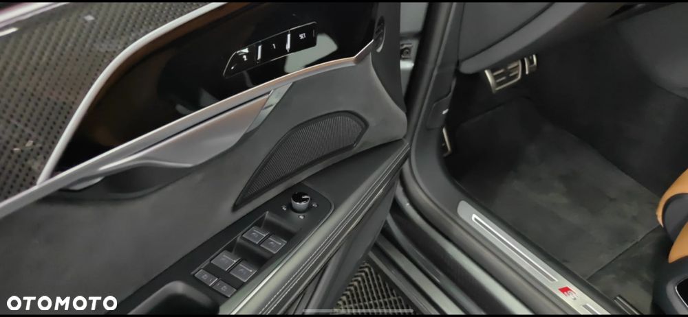 Audi S8 - 16