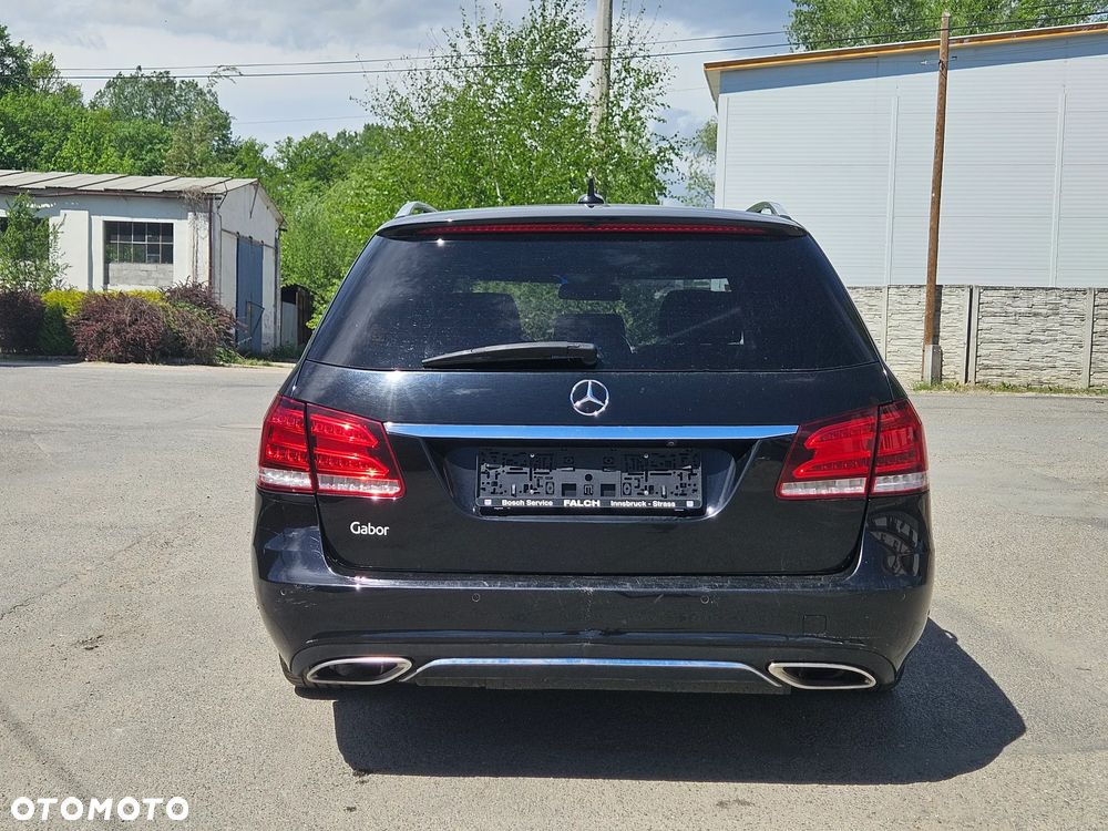 Mercedes-Benz Klasa E 220 BlueTEC 4Matic 7G-TRONIC - 27
