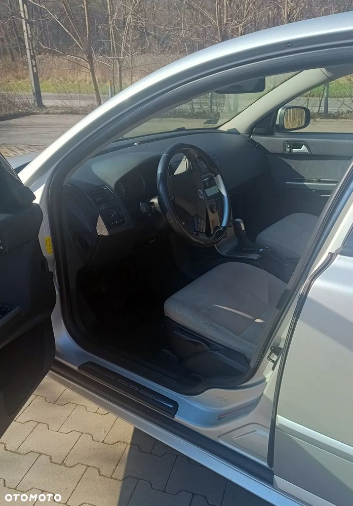 Volvo V50 2.0D Momentum - 11