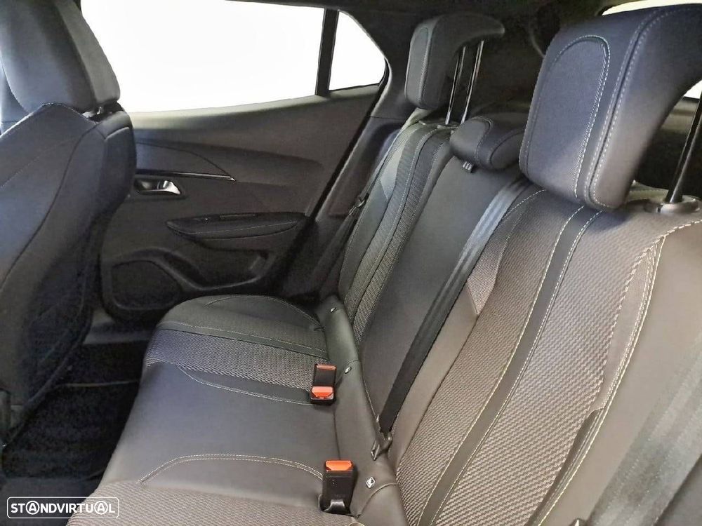 Peugeot 2008 1.2 PureTech GT EAT8 - 10