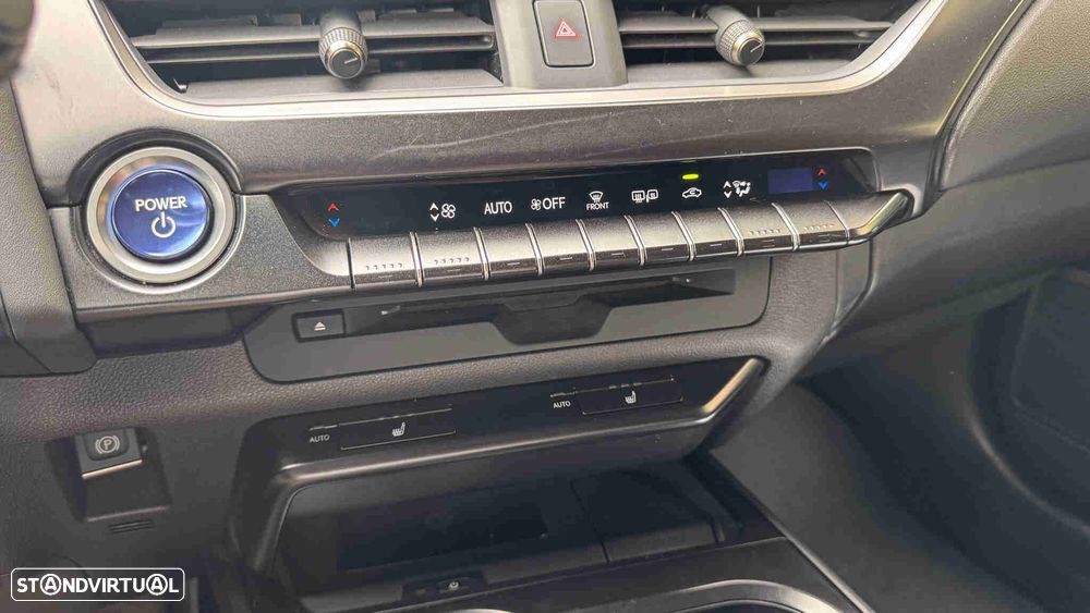 Lexus UX 250h Premium - 12