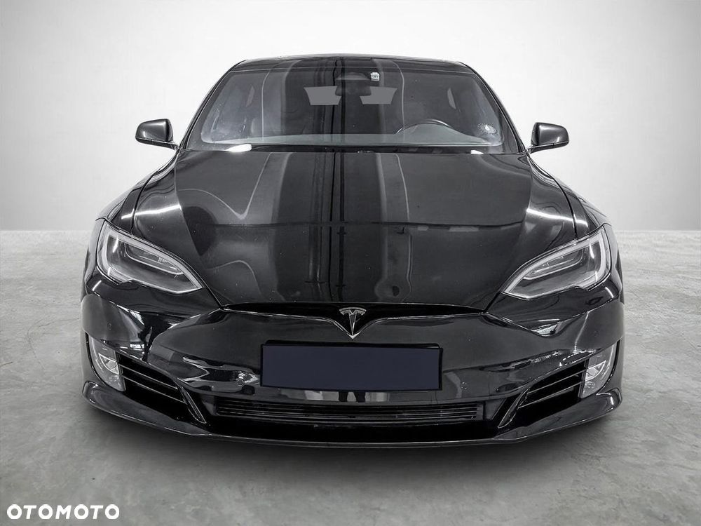 Tesla Model S - 7