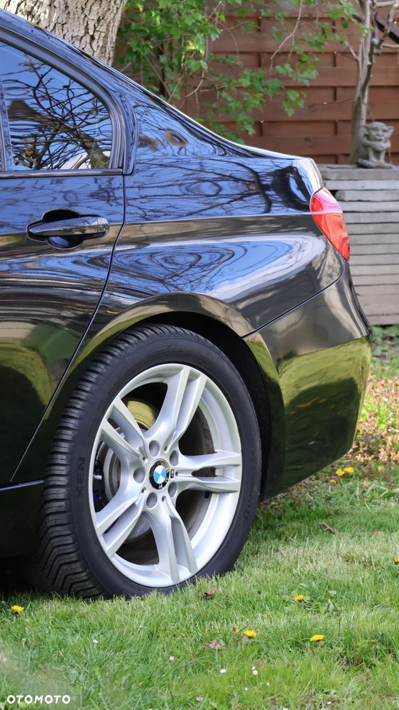 BMW Seria 3 335i xDrive M Sport - 32