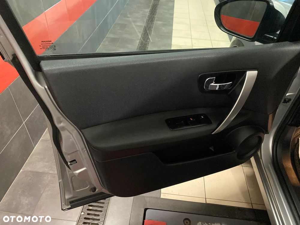 Nissan Qashqai 2.0 Tekna CVT - 14