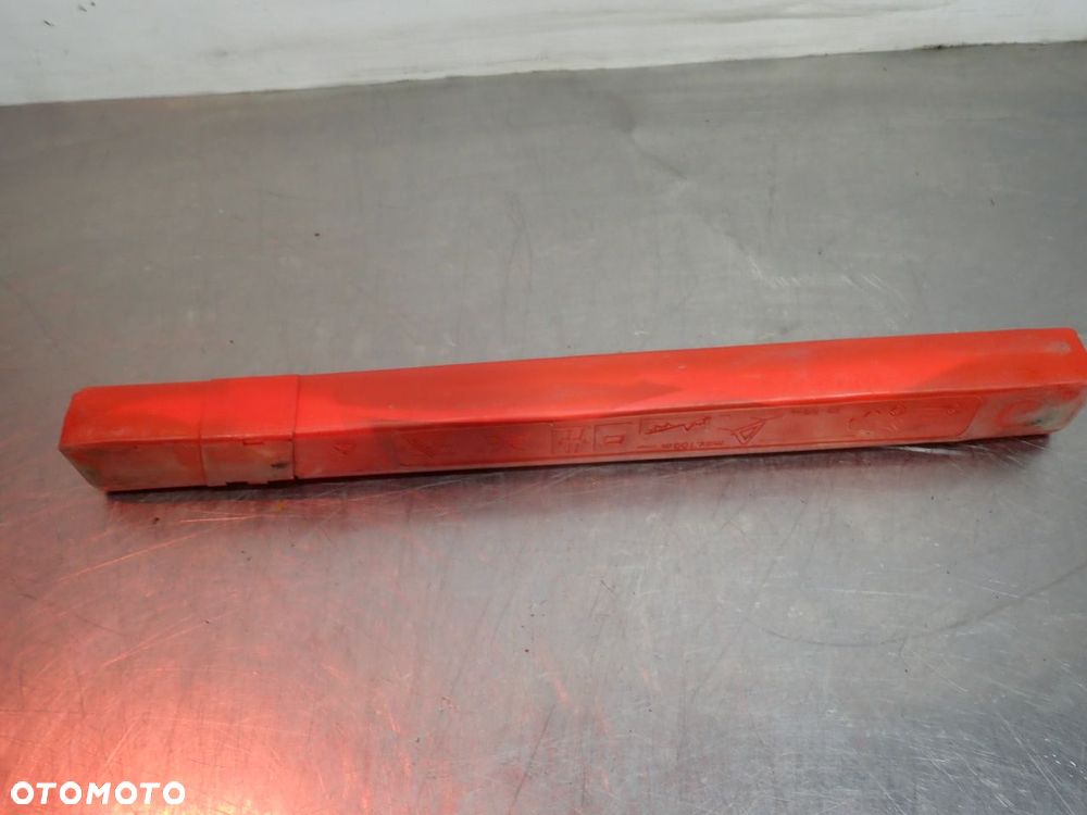 TRÓJKĄT OSTRZEGAWCZY NISSAN JUKE I - 2