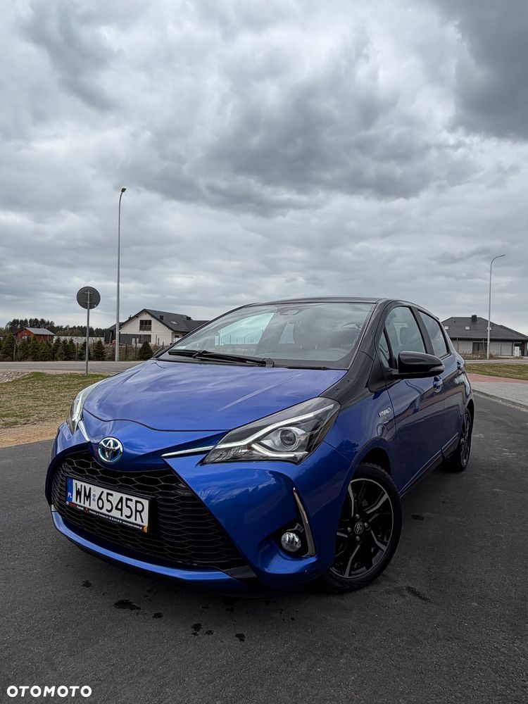 Toyota Yaris Hybrid 100 Selection - 2