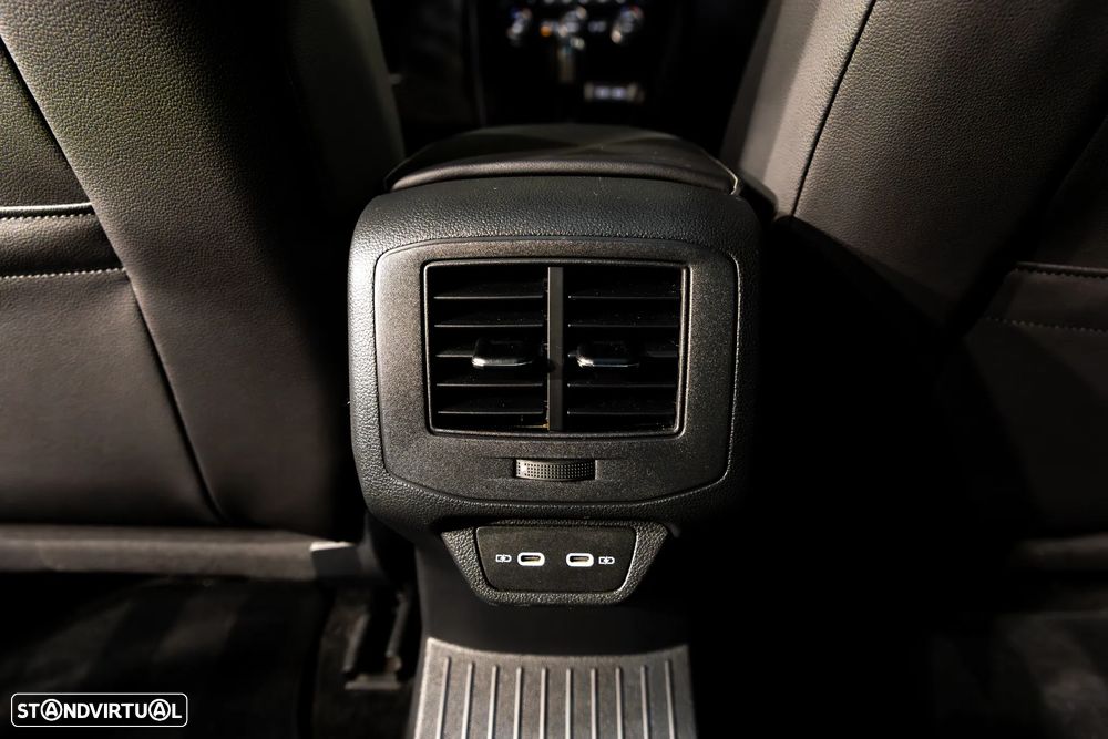 VW T-Roc 2.0 TSI OPF 4MOTION DSG - 32