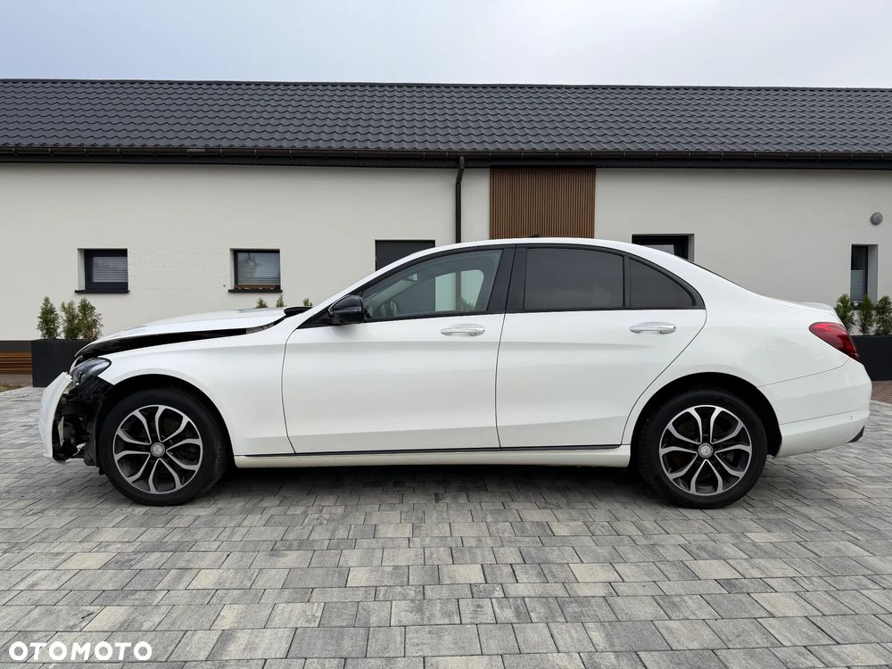 Mercedes-Benz Klasa C 200 7G-TRONIC Exclusive - 3