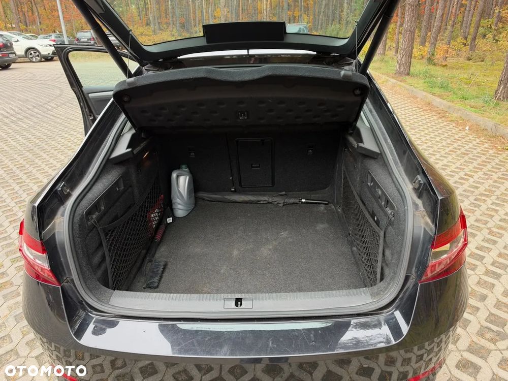 Skoda Superb 2.0 TDI Style - 17
