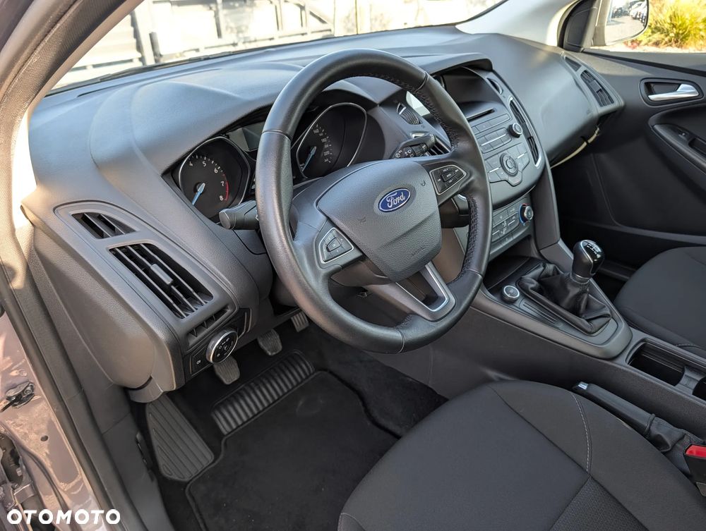 Ford Focus 1.6 Trend - 14