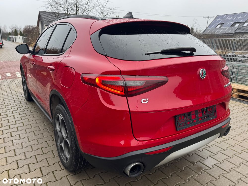 Alfa Romeo Stelvio 2.0 Turbo 16V AT8-Q4 Super - 9