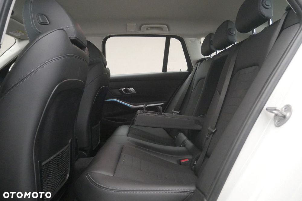BMW Seria 3 - 15