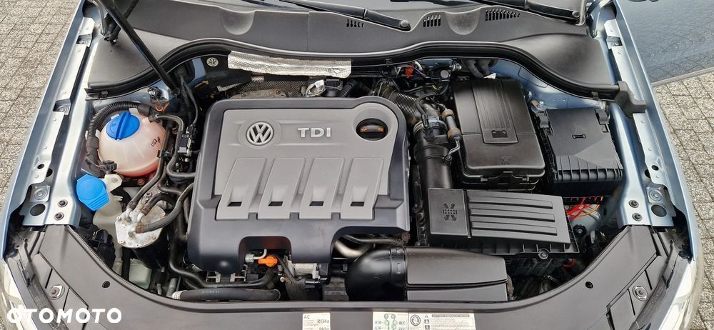 Volkswagen Passat 2.0 TDI Highline - 36