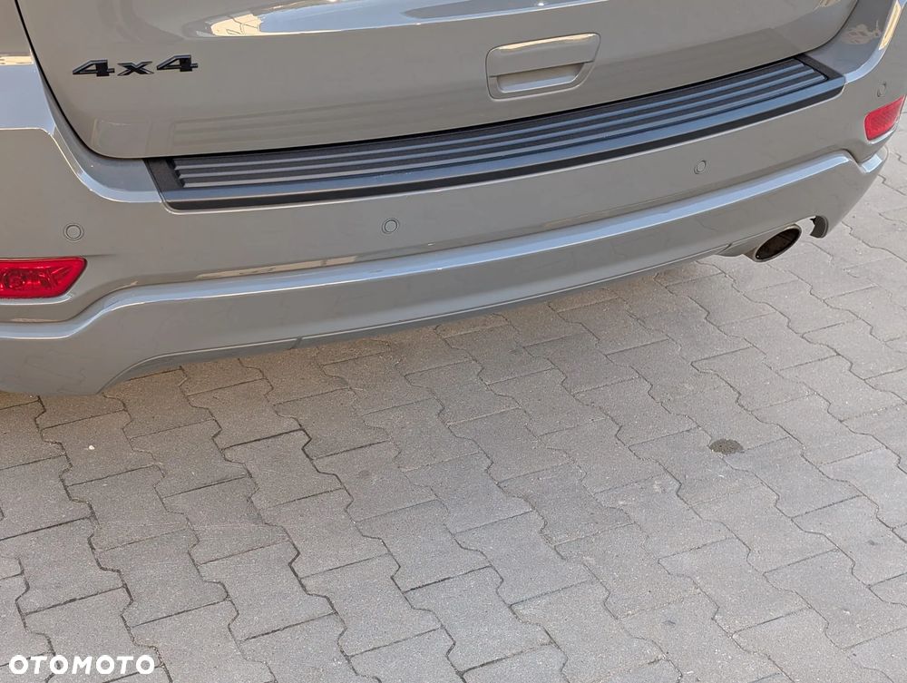 Jeep Grand Cherokee - 31