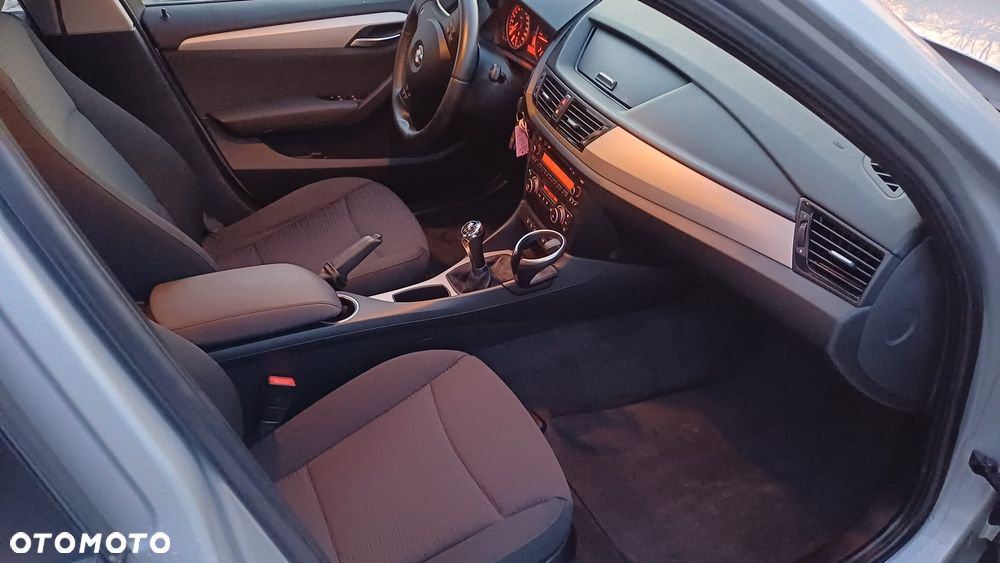 BMW X1 sDrive18d xLine - 12