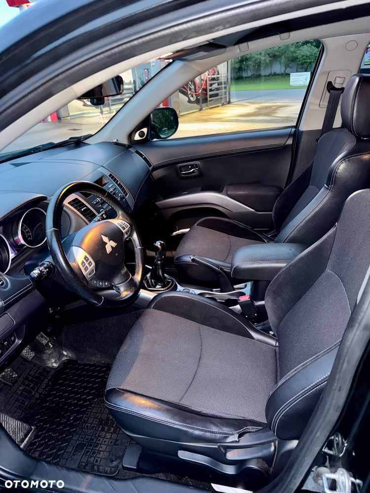 Mitsubishi Outlander 2.0 DID Intense + - 17