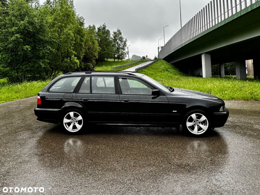 BMW Seria 5 520i Touring Edition Sport - 3