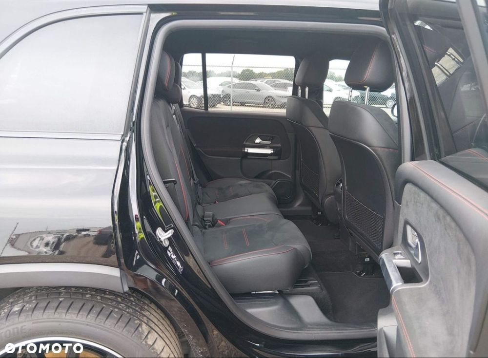 Mercedes-Benz GLB - 10