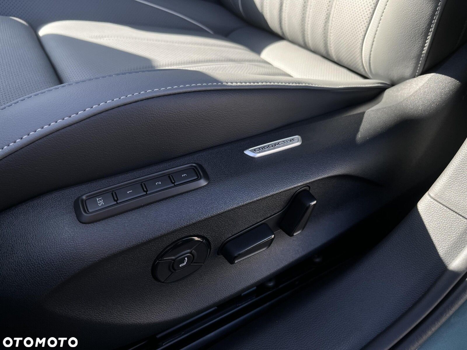 Volkswagen Passat 2.0 TDI SCR Elegance DSG - 17