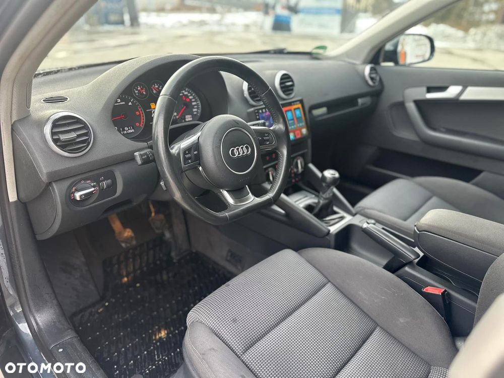 Audi A3 Sportback 2.0 TDI DPF Ambiente - 12