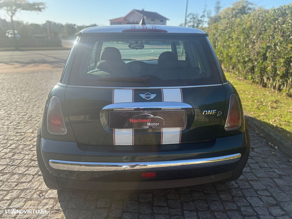 MINI 3 Portas One 1.4 D - 5