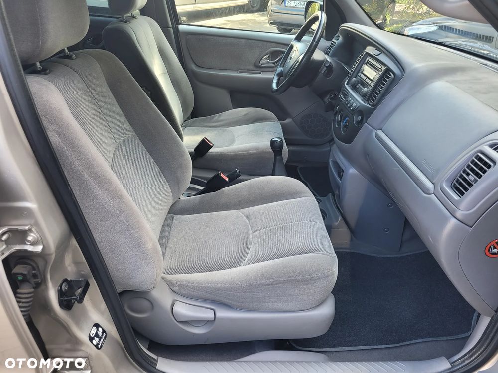 Mazda Tribute 4x4 Comfort - 10