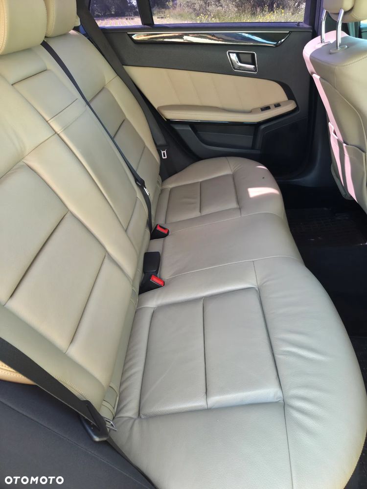 Mercedes-Benz Klasa E 350 CDI 4-Matic BlueEff - 23