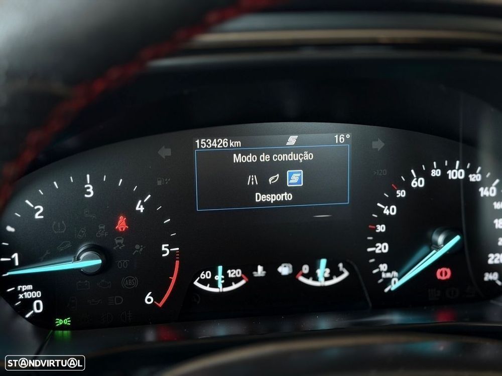 Ford Focus 1.5 TDCi ECOBlue ST-Line - 30