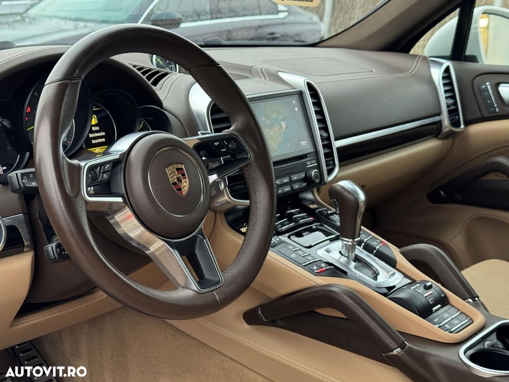 Porsche Cayenne - 5