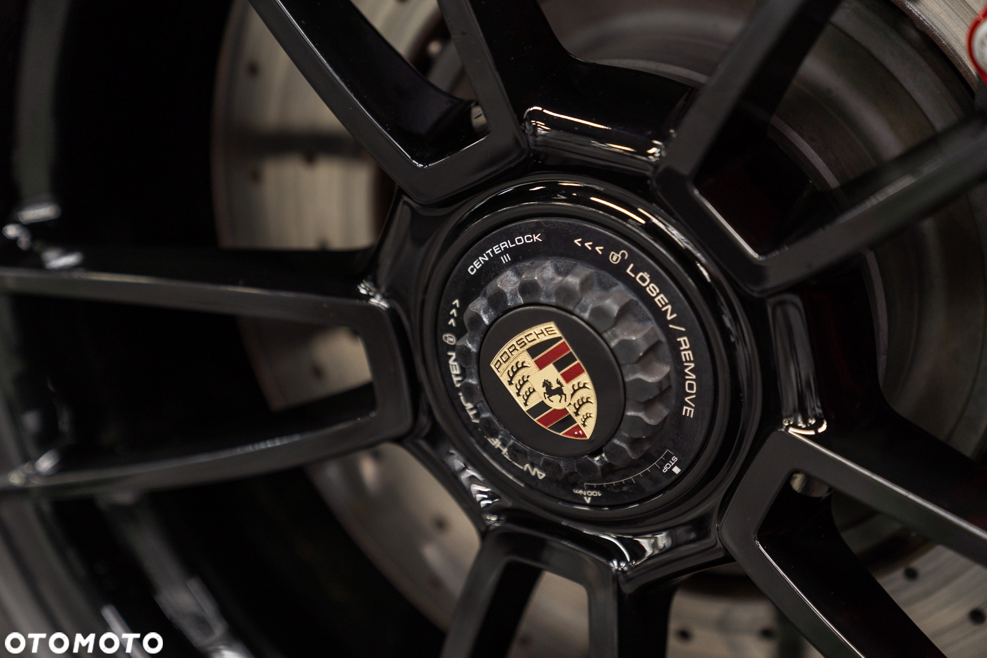 Porsche 911 Carrera 4 GTS - 26