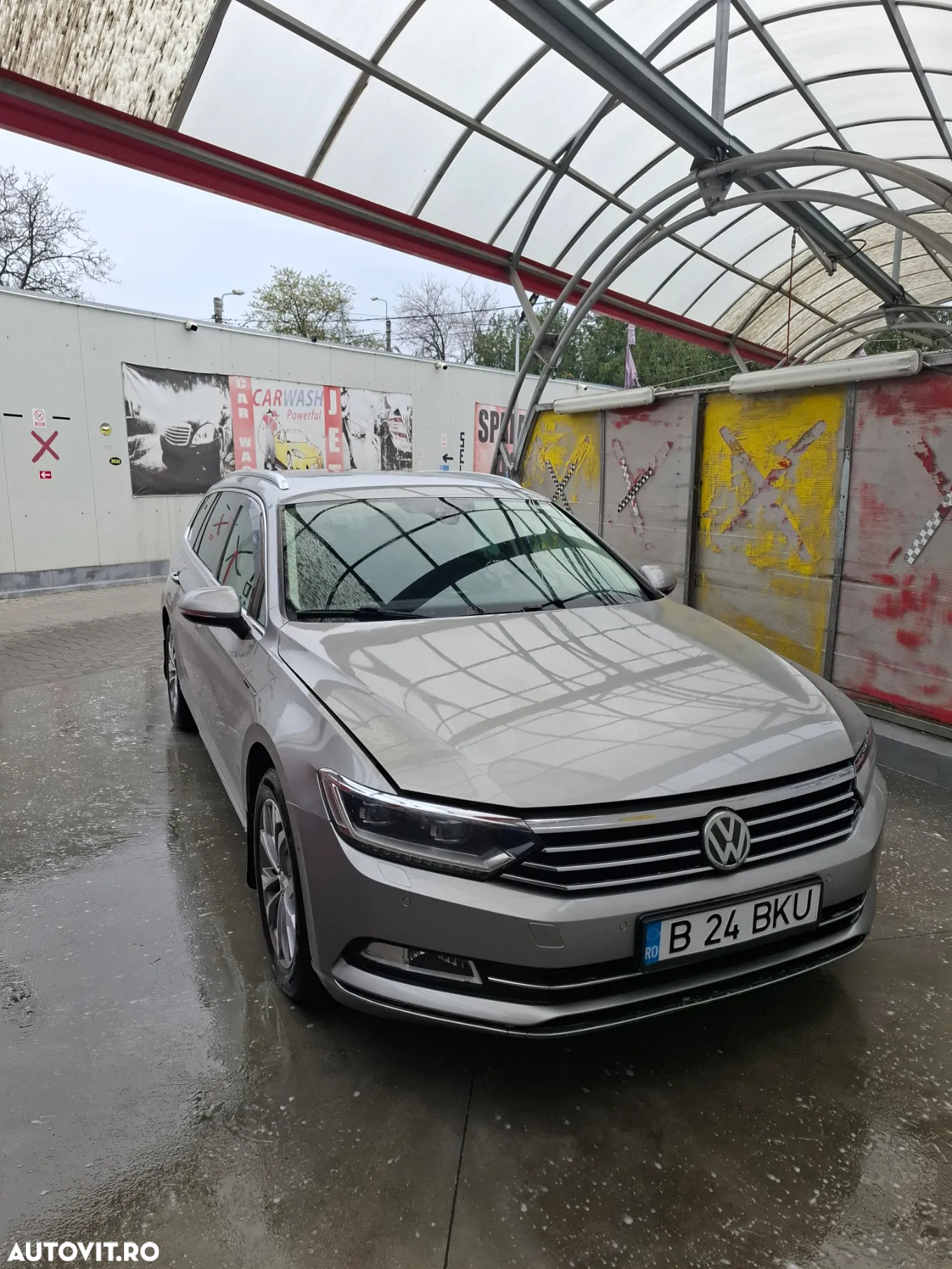Volkswagen Passat Variant 2.0 TDI DSG 4Motion Comfortline - 21