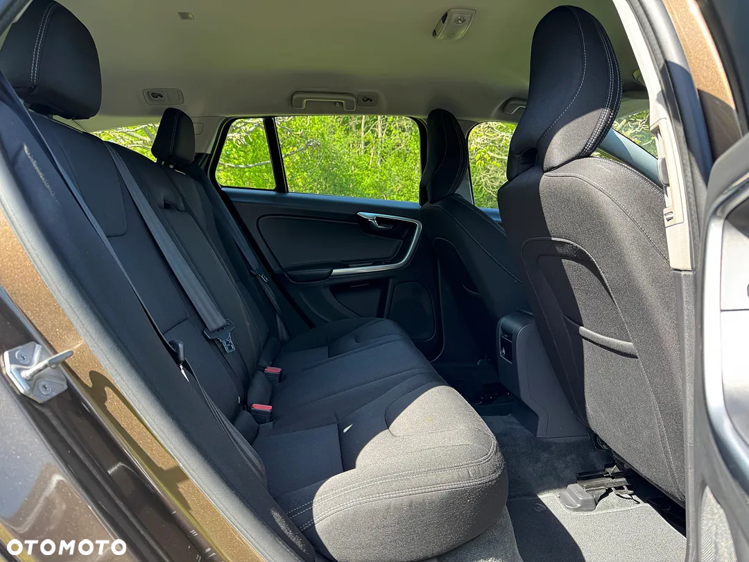 Volvo V60 Cross Country D4 AWD Geartronic Summum - 32