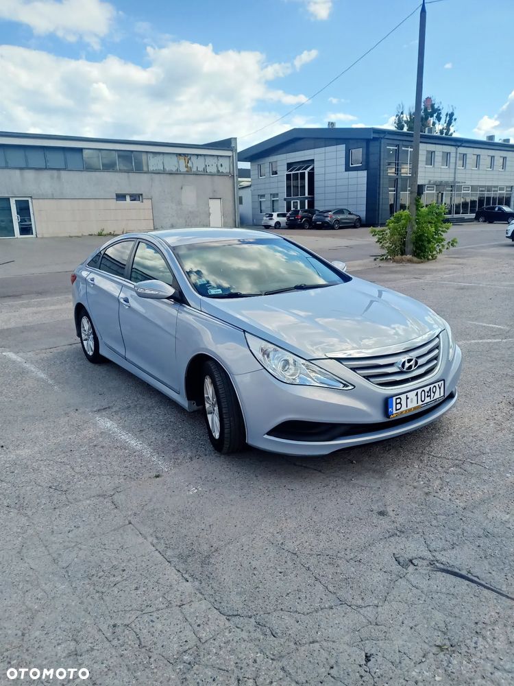 Hyundai Sonata - 4