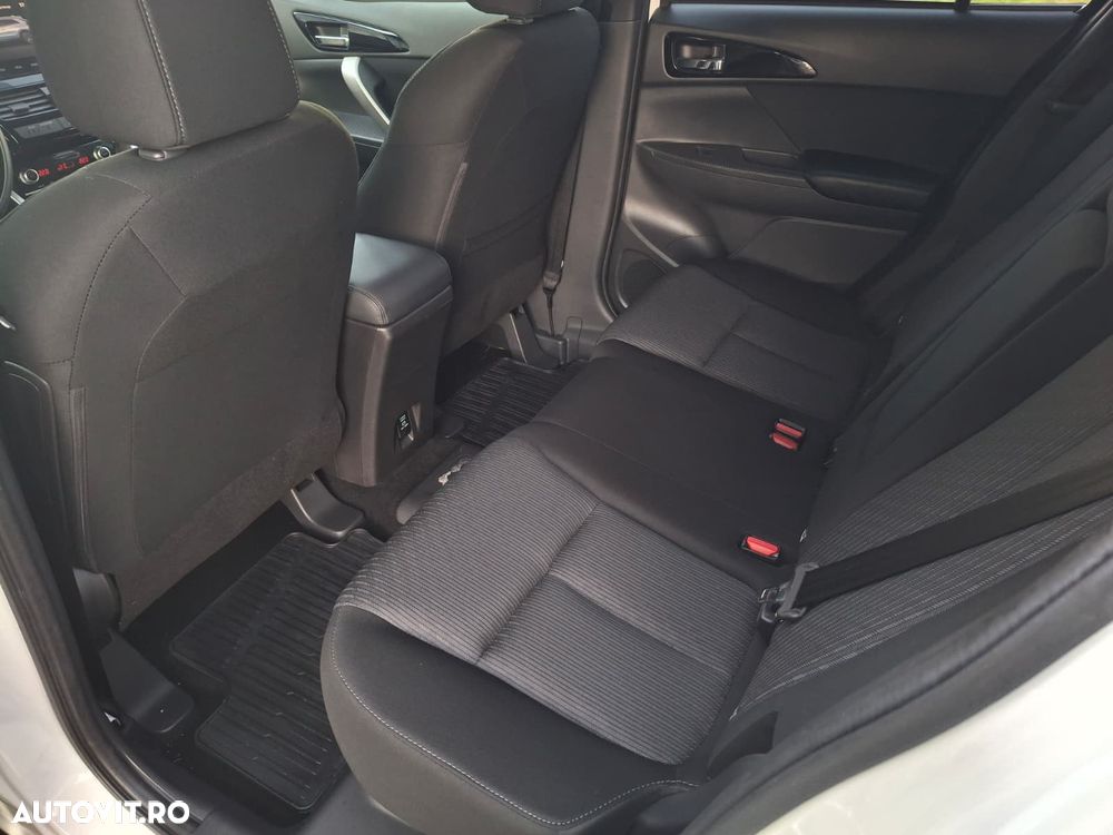 Mitsubishi Eclipse-Cross - 16