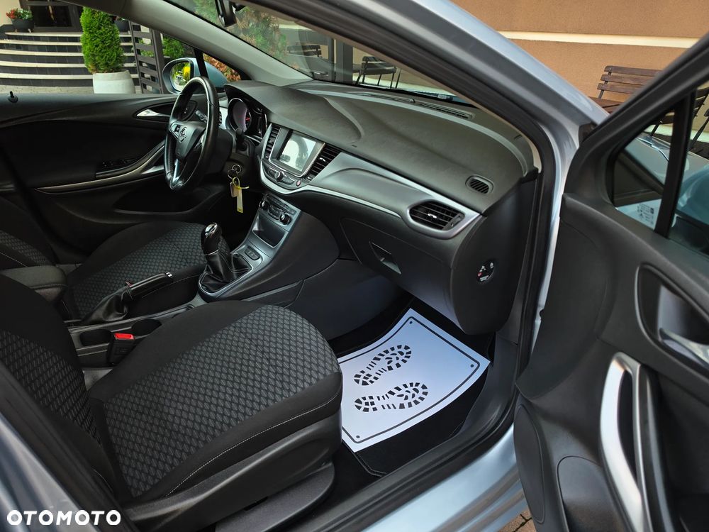 Opel Astra 1.4 Turbo Innovation - 40