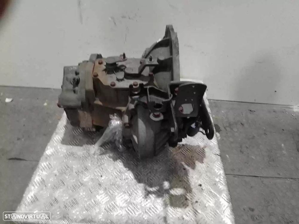 CAIXA VELOCIDADES CHRYSLER VOYAGER / GRAND VOYAGER III - 3